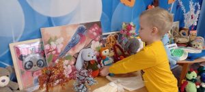 какие хобби у детей. ребенок познает мир. увлеченный ребенок. арт-терапия. какие хобби у детей.